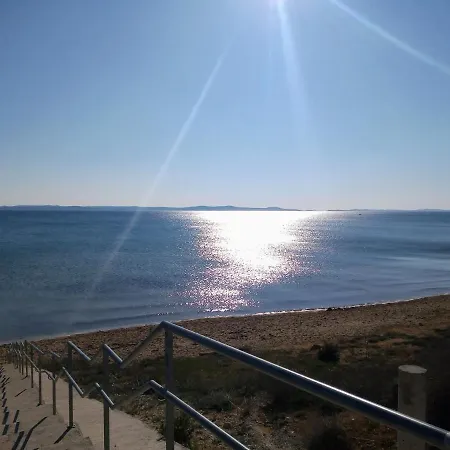 Brkic - Seaview 100m To *