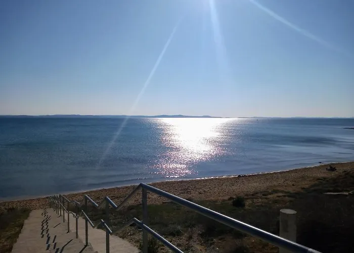 Brkic - Seaview 100m To *